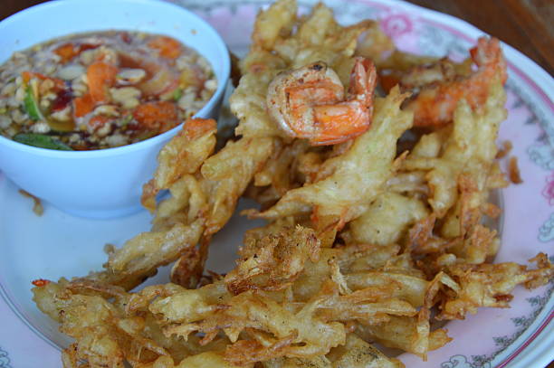 istock crispy fried papaya and shrimp with sweet sauce 484427958