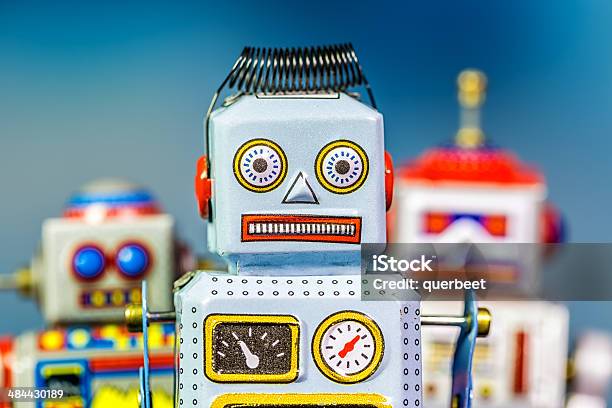 Drei Retro Zinn Spielzeugroboter Stockfoto und mehr Bilder von Drei Gegenstände - Drei Gegenstände, Drei Personen, Roboter