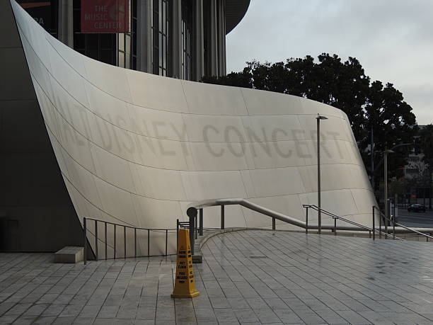 walt disney concert hall - stainless stell imagens e fotografias de stock