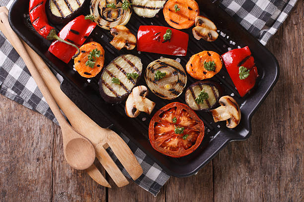 istock grilled peppers, tomatoes, onions, eggplant horizontal top view 484465870