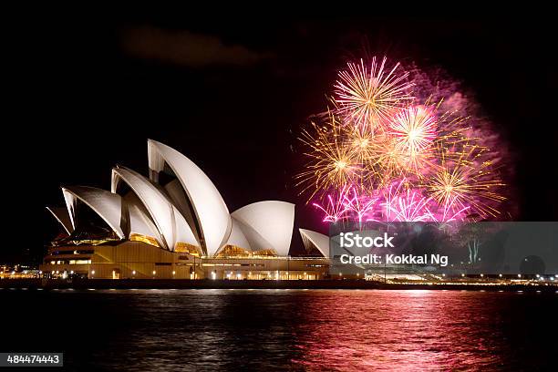 Sydney Opera House Ogni - zdjęcia stockowe i więcej obrazów Sydney - Sydney, Fajerwerk, Pokaz sztucznych ogni