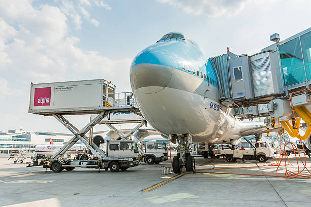 항공기 취급 공항 - boeing boeing 747 airplane cargo container 뉴스 사진 이미지