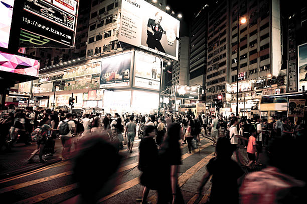 香港人 2015 年の通りの眺め - crowd kowloon peninsula multi colored ストックフォトと画像