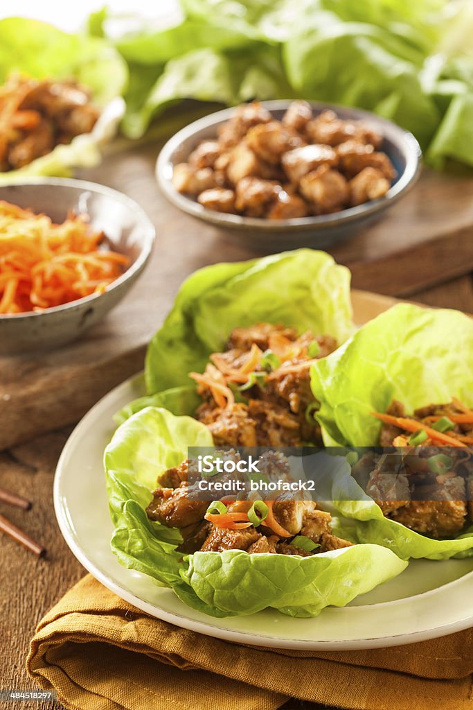 Gesunde asiatische Hähnchen-Salat-Packung - Lizenzfrei Abnehmen Stock-Foto