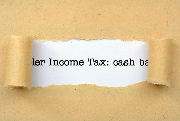 istock Income tax 484519135