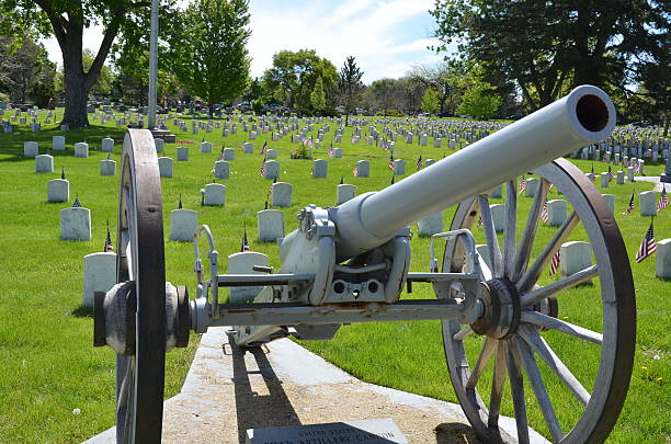 istock Cannon at Veterans Cemetary 484522398