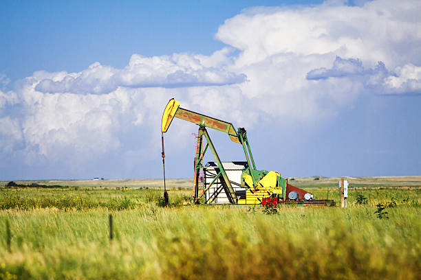 fraturação hidráulica poço de petróleo - fracking - fotografias e filmes do acervo