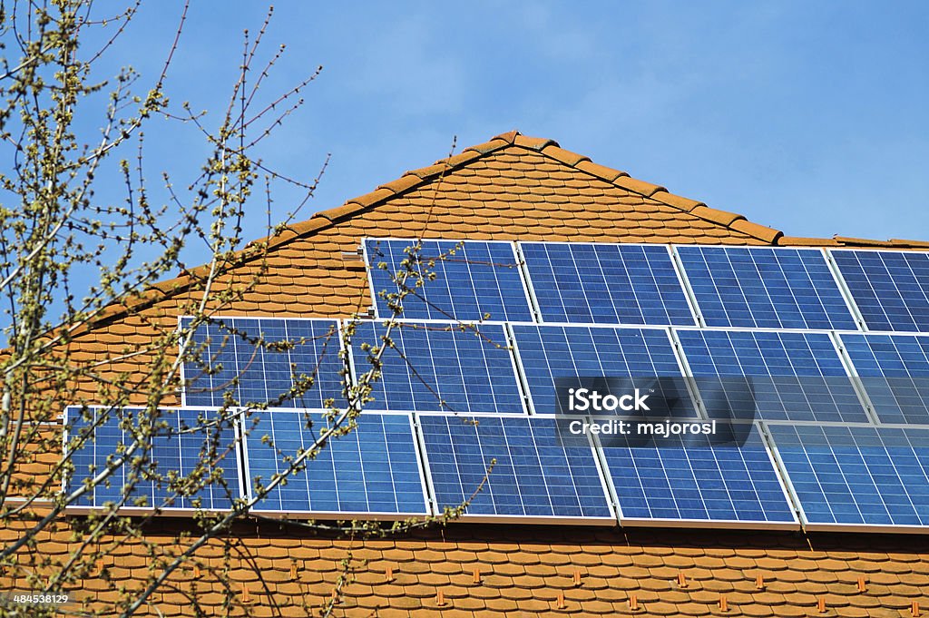 Sonnenkollektoren auf dem Dach - Lizenzfrei Blau Stock-Foto