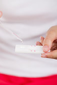 junge-frauen-die-schwangerschaft-test.jpg?b=1&s=170x170&k=20&c=bhlMJGUbDIU5_5rnxd9FYuLNyM5CS4X__LvdCFGeVRg=