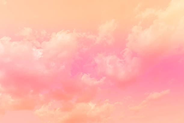 мягкий облако фон с красочными с плавными переходами цвета - high key sky cloud cloudscape стоковые фото и изображения
