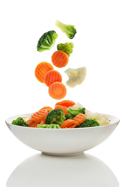 as misturas de produtos hortícolas - cauliflower vegetable portion cabbage imagens e fotografias de stock