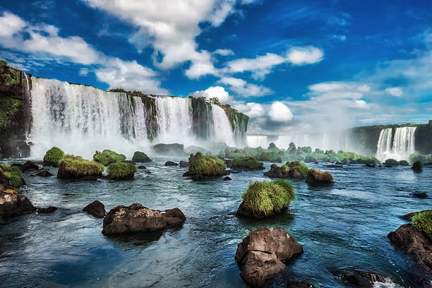 водопады игуасу, южная америка, бразилия - tropical rainforest tropical climate waterfall landscape стоковые фото и изображения