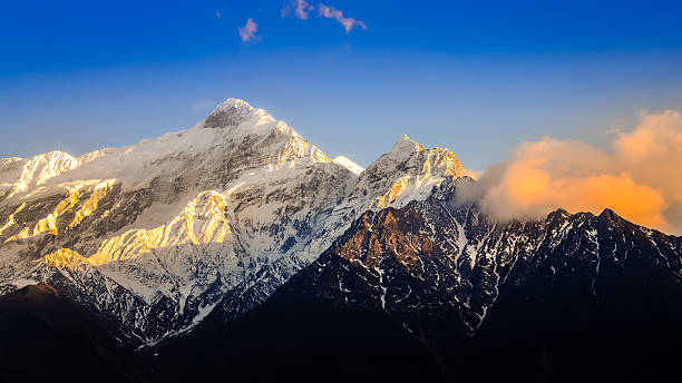 istock Scenic view of Himalayas mountains at sunset 484578045