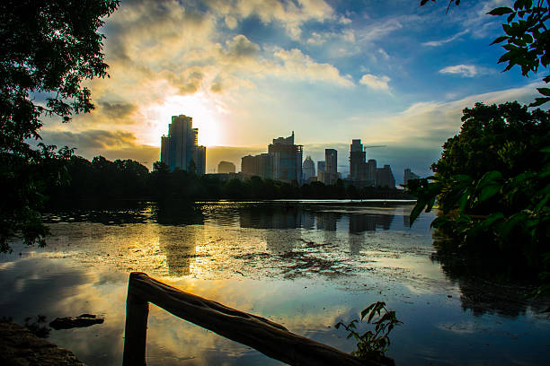 istock Lou Neff Point Sunrise on Town Lake August 2015 484583420