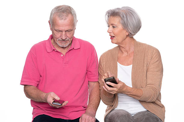 istock Senior couple with smartphone 484584391