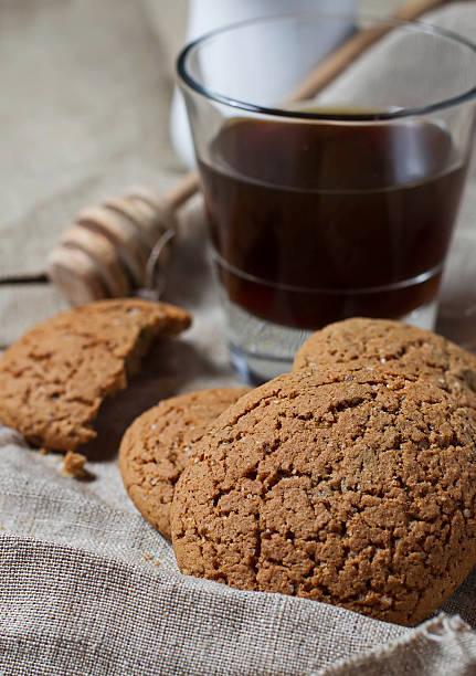 istock Homemade oatmeal chocolate cookie 484633142