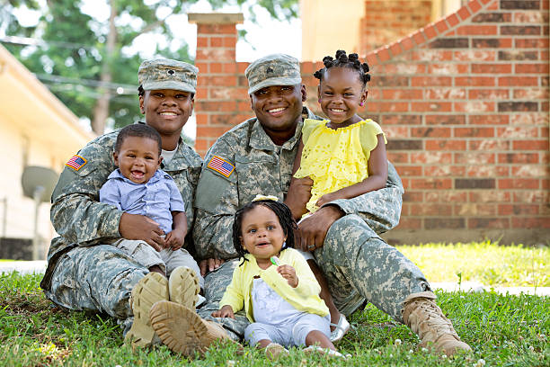 familiar militar - family american culture black child fotografías e imágenes de stock