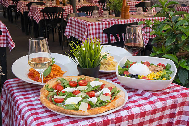 istock Traditional italian restaurant  with delicious pizza 484669180