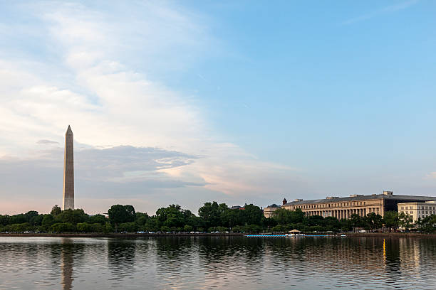 istock Washington Memorial and Bureau of Engraving Printing 484672941