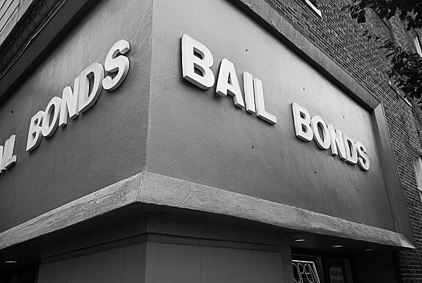 залог облигаций офис - bail bond стоковые фото и изображения