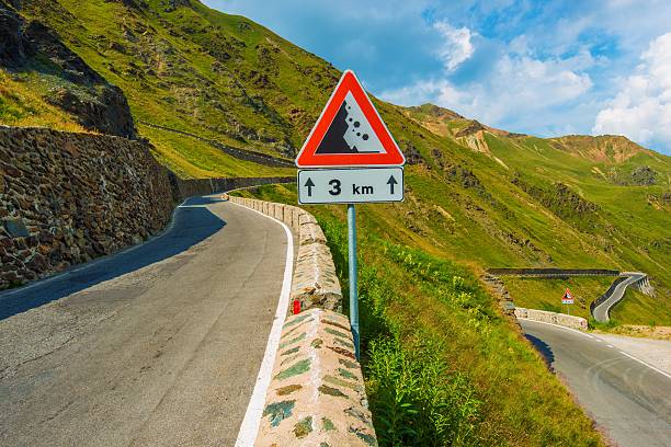 istock Italian Stelvio Pass Road 484712078