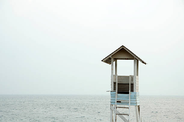 監視員の駅 - fort lauderdale florida beach lifeguard ストックフォトと画像