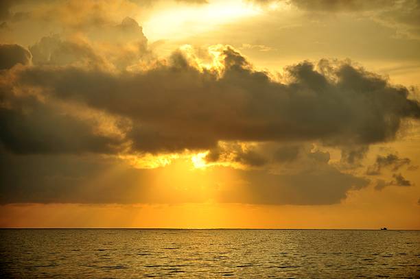 istock Beautiful tropical sunset over the sea 484719235