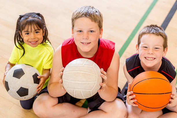 어린이의 스포츠 뜰의 - volleyball child indoors sport 뉴스 사진 이미지