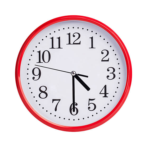 istock Half of the fifth on a round clock face 484739713