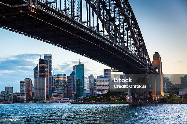 Miasto Miejski Krajobraz I Sydney Harbour Bridge Na Zmierzch - zdjęcia stockowe i więcej obrazów Australia