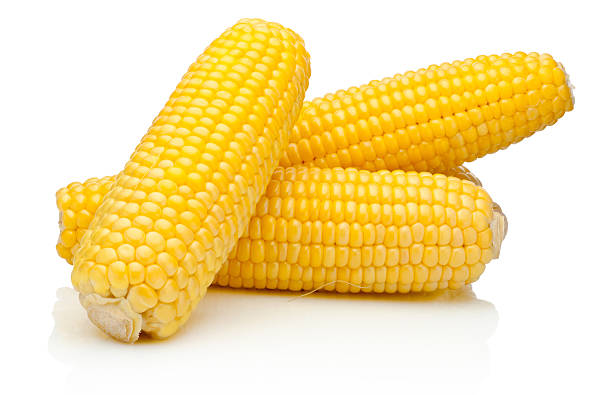 pannocchia arrostita kernels aperti isolato su sfondo bianco - corn on the cob corn cooked boiled foto e immagini stock