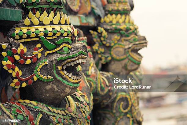 Wat Arun Rzeźby - zdjęcia stockowe i więcej obrazów Azja Południowo-Wschodnia - Azja Południowo-Wschodnia, Bangkok, Bez ludzi
