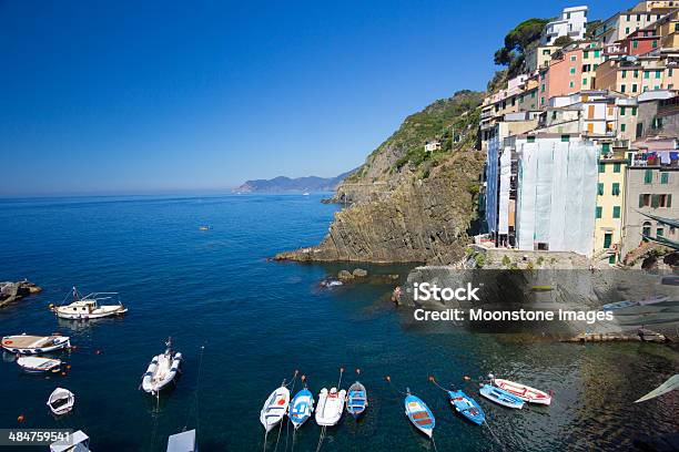 Riomaggiore Auf Der Cinque Terre Italien Stockfoto und mehr Bilder von Baugerüst - Baugerüst, Bunt - Farbton, Cinque Terre