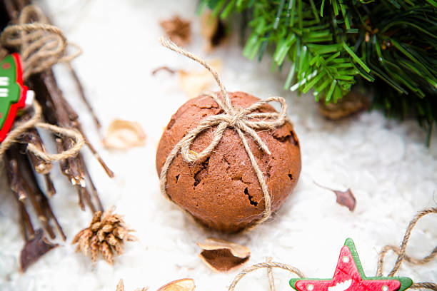 istock Christmas cake with snow and decorations 484762107