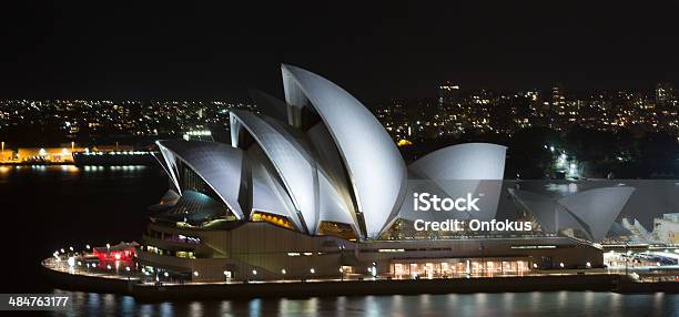 De La Ópera De Sydney En La Noche Australia Iluminado Foto de stock y más banco de imágenes de Puerto de Sydney