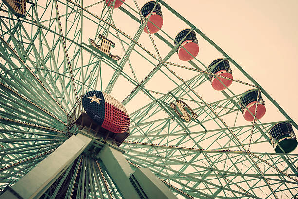 estrella de texas ferris wheel - dallas texas texas ferris wheel carnival fotografías e imágenes de stock