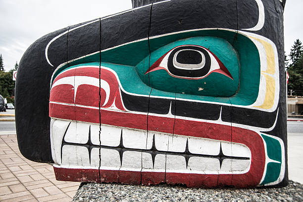 Totem pole Totem pole in the city of Duncan, British Columbia, known as the "city of totems" for its dozens of totem poles along city streets in the downtown area duncan british columbia stock pictures, royalty-free photos & images