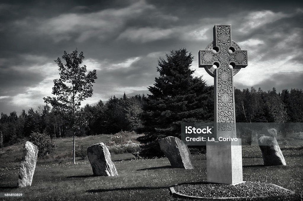 Antico cimitero, HDR effetto celtica - Foto stock royalty-free di A forma di croce