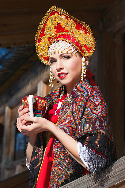 istock Russian girl in a kokoshnik 484813123