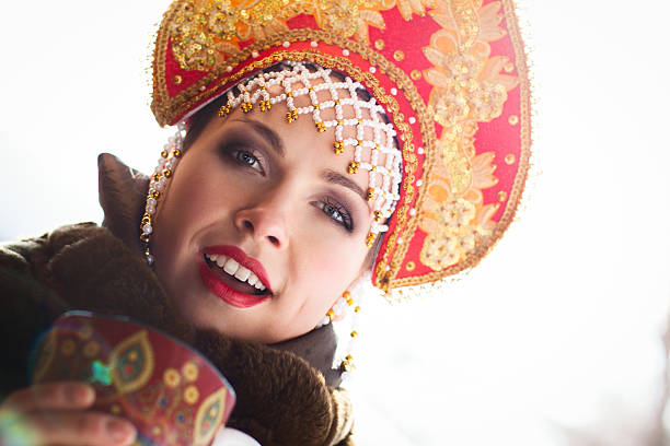 istock Russian girl in a kokoshnik 484813153