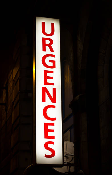 istock Emergency Sign for a Hospital in Paris 484815197