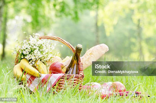 Picnic Basket Stock Photo - Download Image Now - 2015, Agricultural Field, Apple - Fruit