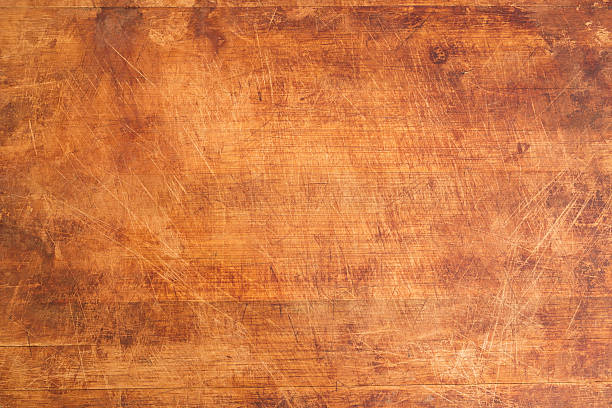 tábua de corte de madeira vintage riscado - wood table old dirty imagens e fotografias de stock