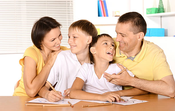 istock Happy family drawing 484863004