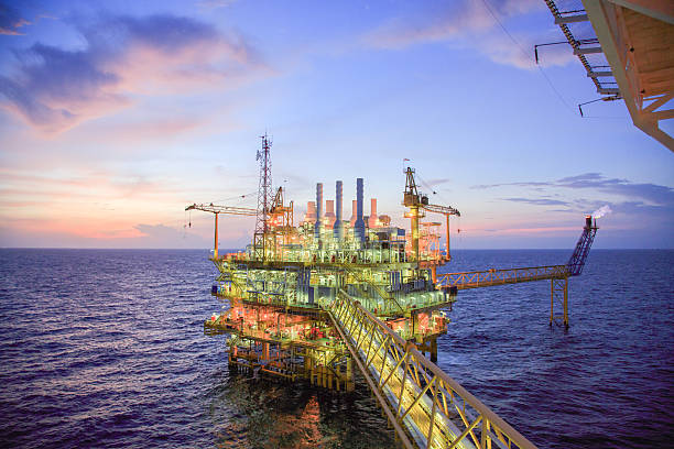istock Oil and gas platform or Construction platform in the gulf 484874406