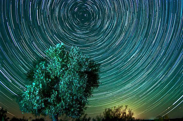 istock Spiral of stars 484892934