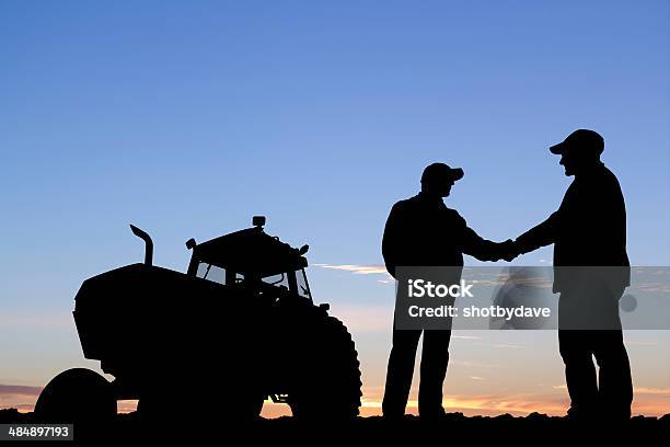 Bauern Hände Schütteln Stockfoto und mehr Bilder von Bauernberuf - Bauernberuf, Hände schütteln, Agrarbetrieb