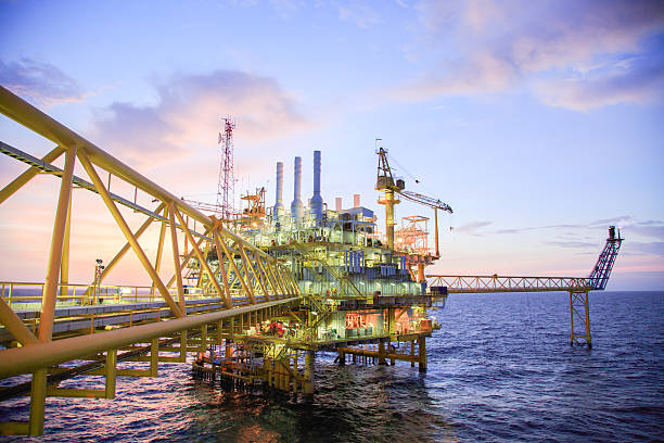istock Oil and gas platform or Construction platform in the gulf 484900898