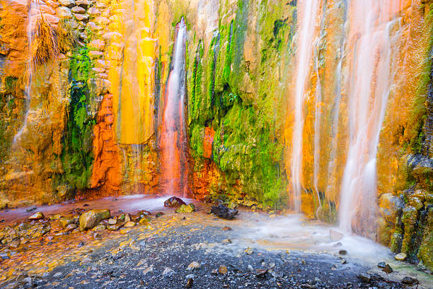 cascade farben, caldera de taburiente, la palma (spanien - caldera stock-fotos und bilder