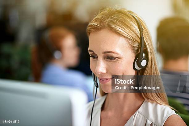 Regeln Gespräche Mit Einem Lächeln Stockfoto und mehr Bilder von Callcenter - Callcenter, Telefonist, Frauen